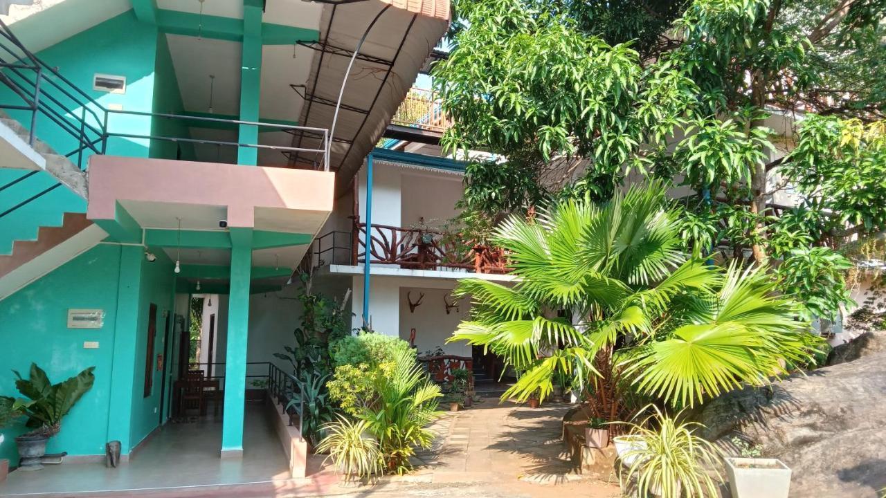 Sigiri Lion Lodge Sigiriya Buitenkant foto