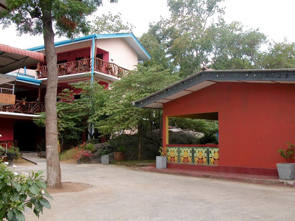 Sigiri Lion Lodge Sigiriya Buitenkant foto