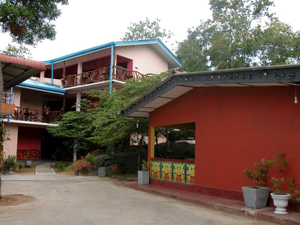 Sigiri Lion Lodge Sigiriya Buitenkant foto