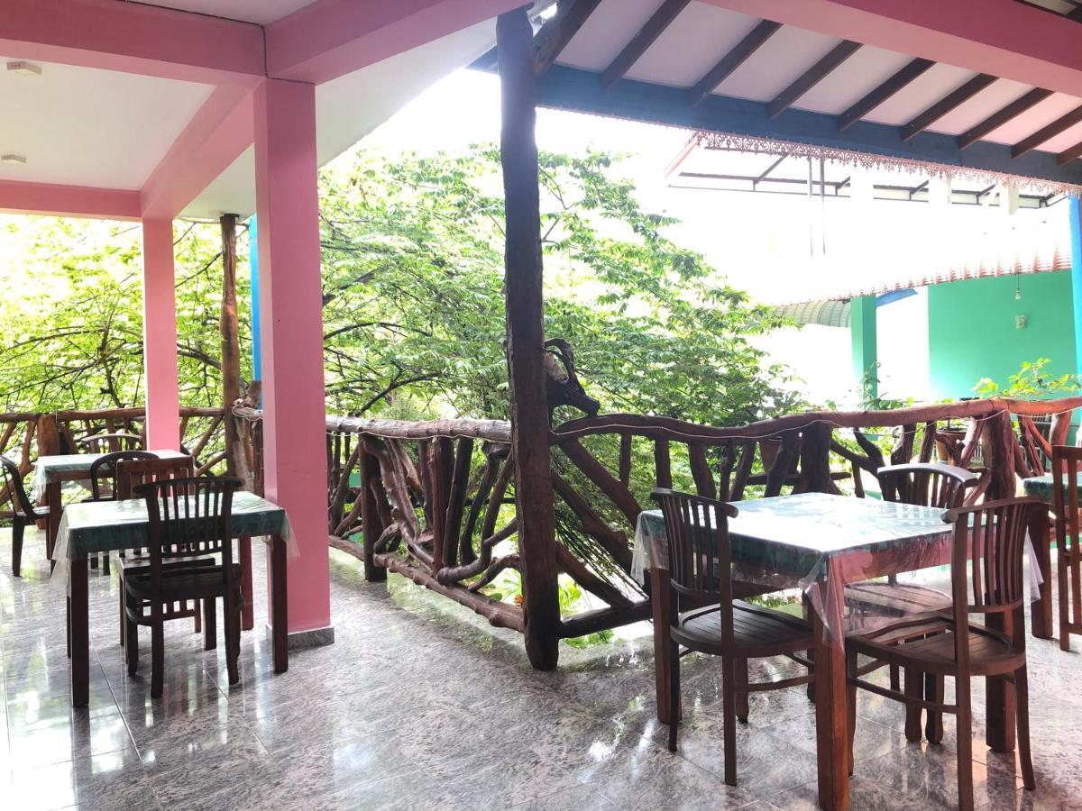 Sigiri Lion Lodge Sigiriya Buitenkant foto